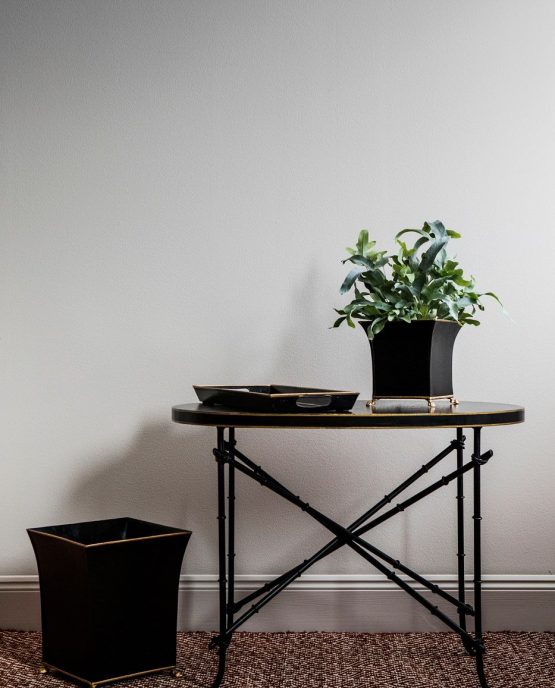 Sidobord-svart-guld